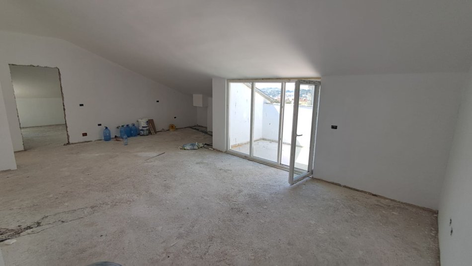 Tirane, shitet apartament+verande | Penthouse 2+1+Ballkon Kati 7, 144 m² 118.000 € (FRESK)