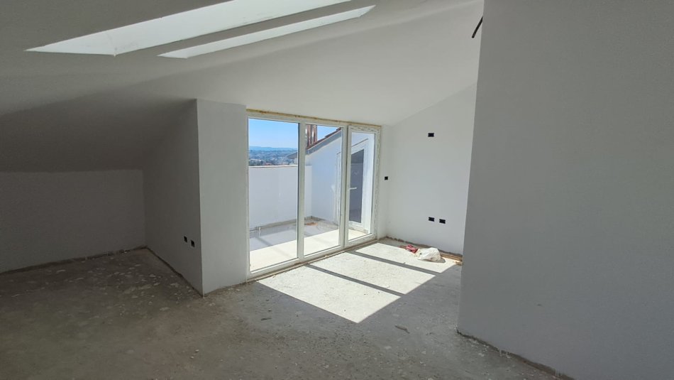 Tirane, shitet apartament+verande | Penthouse 2+1+Ballkon Kati 7, 144 m² 118.000 € (FRESK)