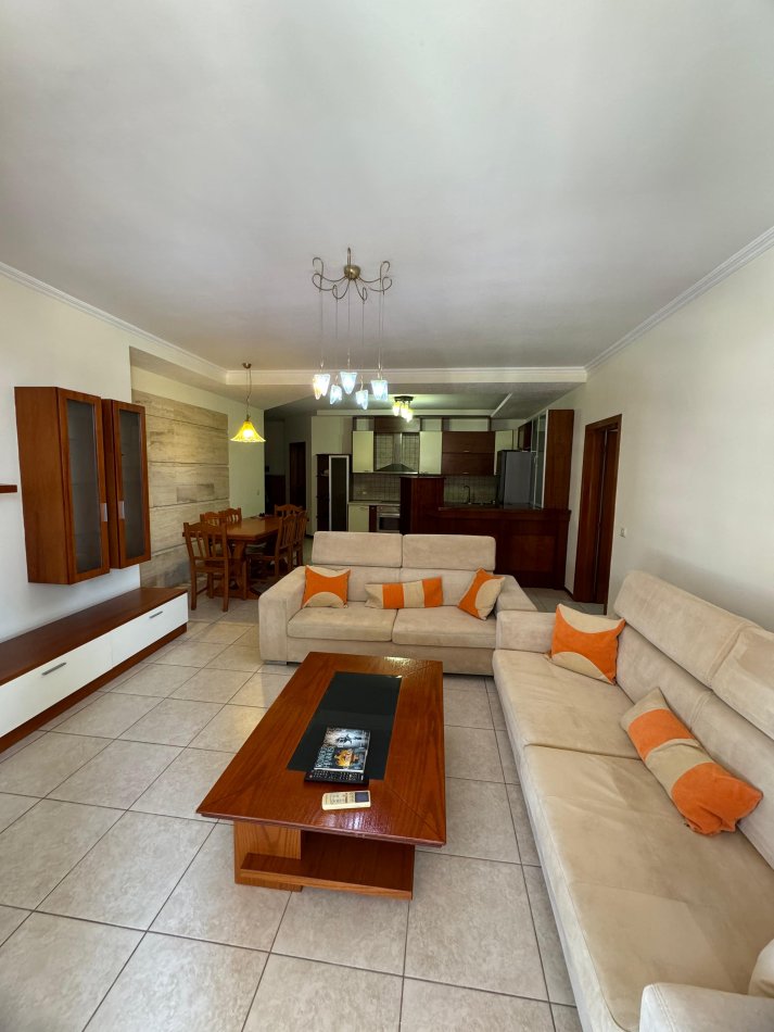 Tirane, jepet me qera apartament 3+1+Aneks+Ballkon Kati 6, 151 m² 750 € (21 Dhjetor)