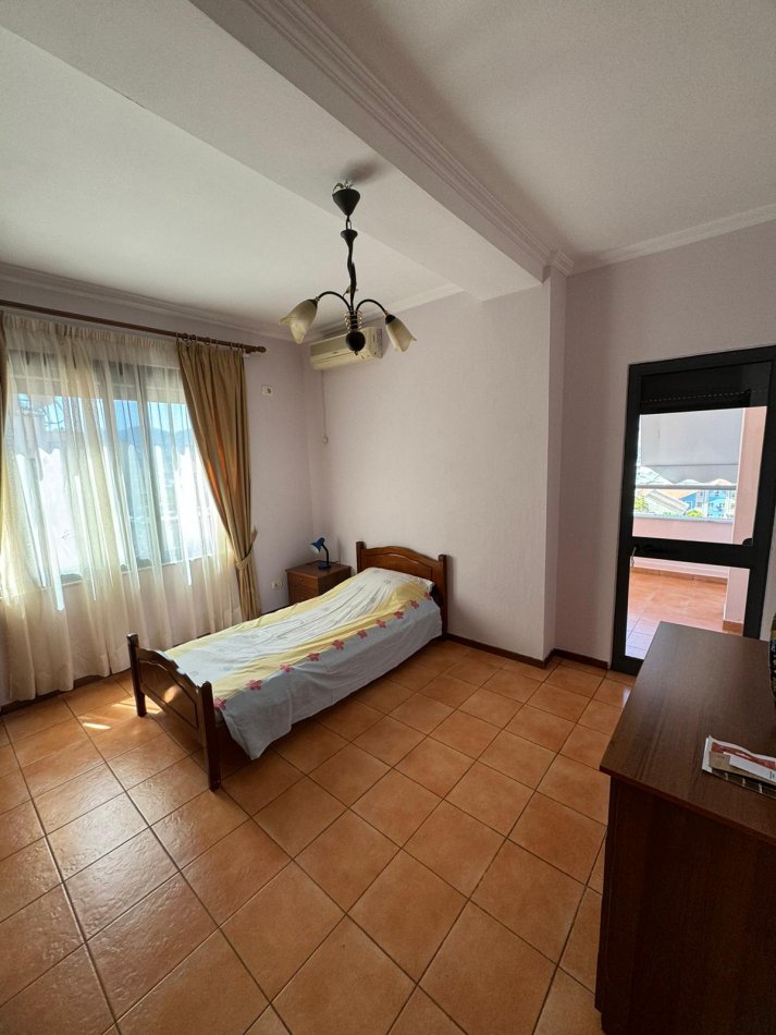 Tirane, jepet me qera apartament 3+1+Aneks+Ballkon Kati 6, 151 m² 750 € (21 Dhjetor)