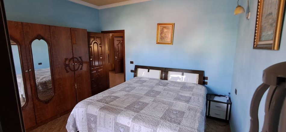 Tirane, jap me qera apartament 2+1+Ballkon Kati 3, 120 m² 400 € (ALI DEM, RRUGA DISHA)
