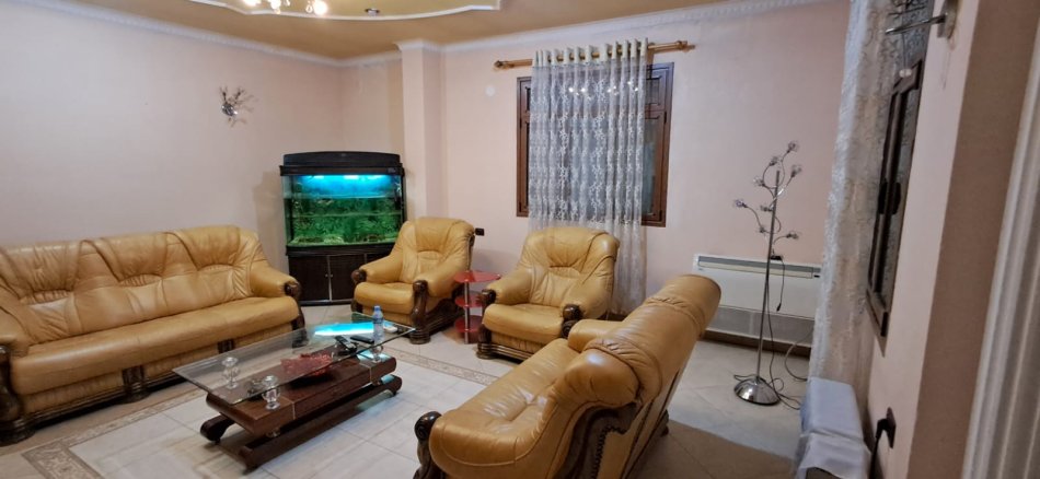 Tirane, jap me qera apartament 2+1+Ballkon Kati 3, 120 m² 400 € (ALI DEM, RRUGA DISHA)