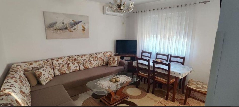 Tirane, shitet apartament 2+1 Kati 4, 75 m² 115.000 € (Brryli)