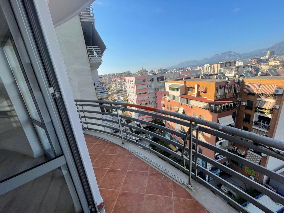 Tirane, shitet apartament 1+1+Ballkon Kati 5, 76 m² 155.000 € (ZOGU I ZI)