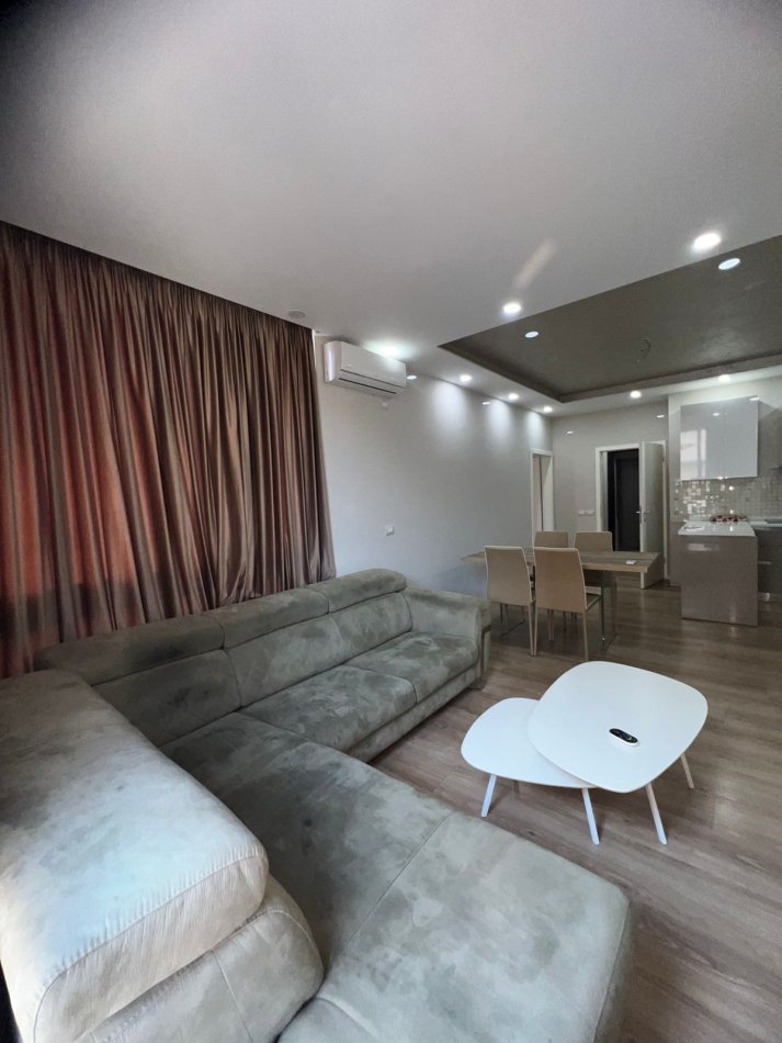 Tirane, jepet me qera apartament 3+1 Kati 4, 102 m² 1.200 € (Liqeni i Thatë)