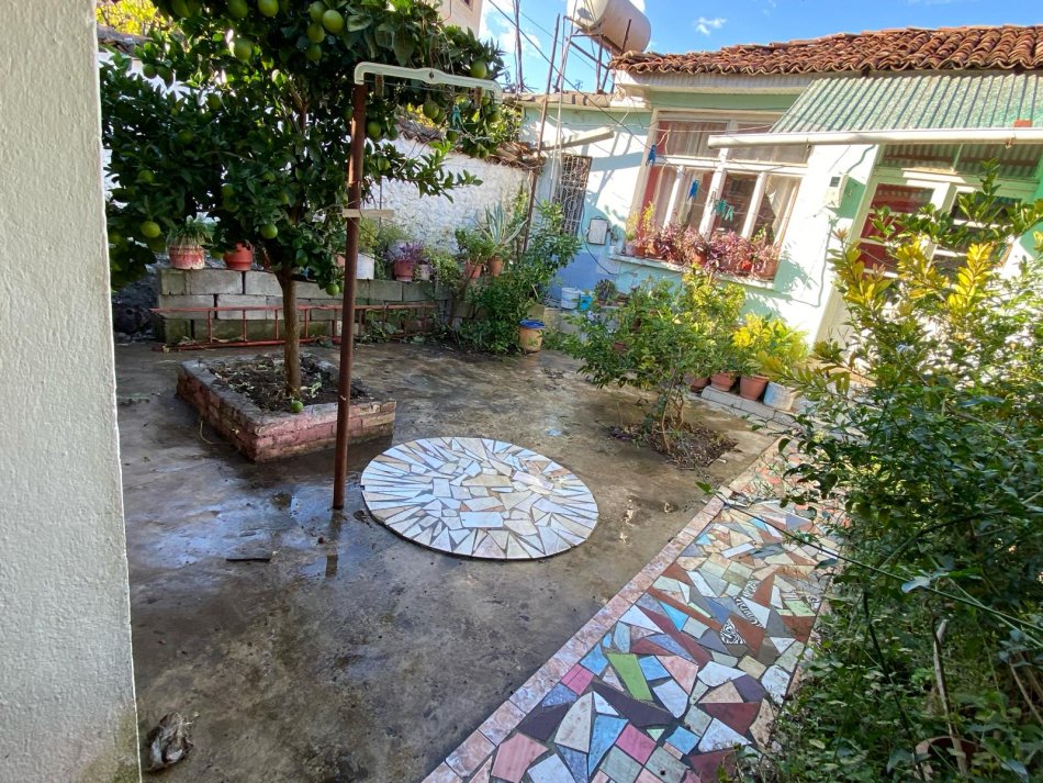 Elbasan, shitet shtepi private, 232 m² 90.000 €  TT 1318