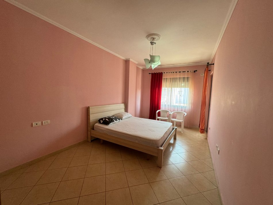 Tirane, jepet me qera apartament 2+1+Ballkon Kati 6, 120 m² 450 € (astir)