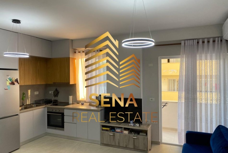 Tirane, jepet me qera apartament 1+1 Kati 2, 60 m² 450 € (Rruga Xhanfize Keko)
