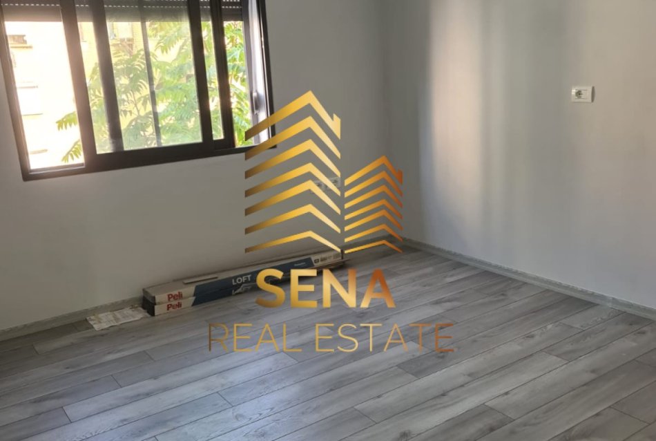 Tirane, shitet apartament 1+1+Ballkon Kati 3, 53 m² 128.000 € (Rruga Muhamed Gjollesha)