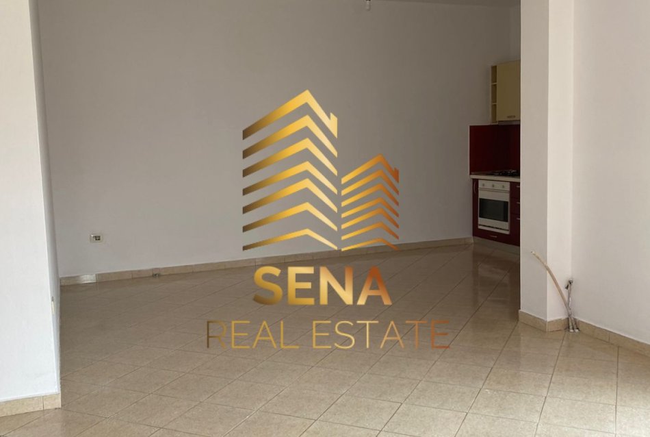 Tirane, shitet Vile 2+1+Ballkon Kati 3, 278 m² 295.000 € (Rruga Xhanfize Keko)