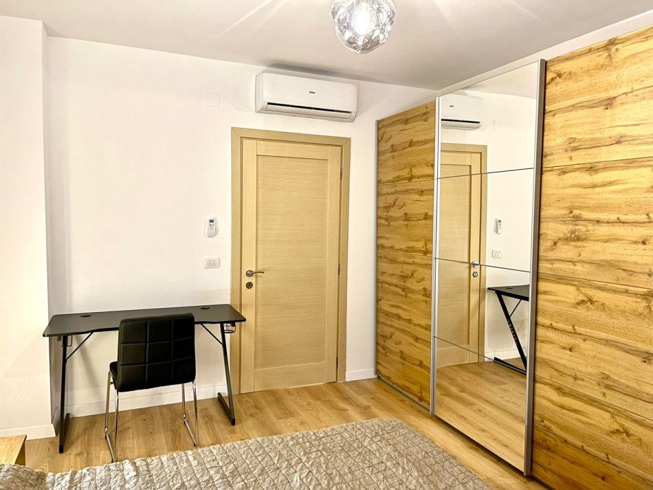 Tirane, shitet apartament 2+1+Ballkon Kati 2, 139 m² 250.000 € (Kopshti Botanik)