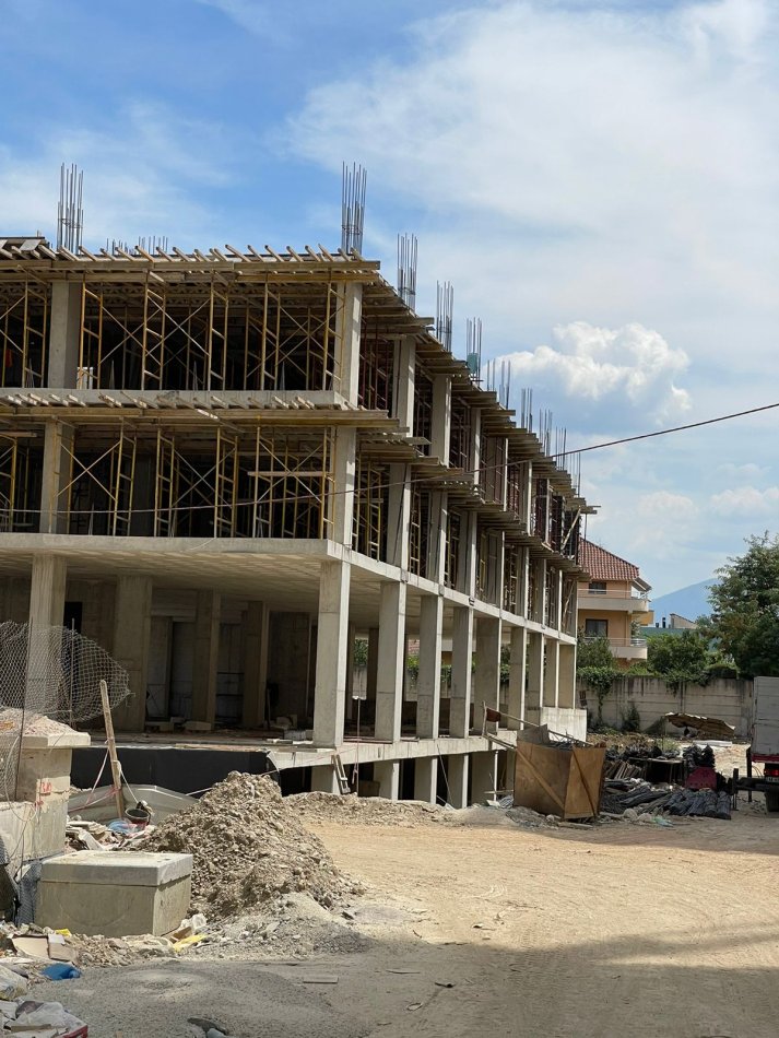 Apartament Ideal 1+1+Ballkon - Rezidenca Univers City - Pranë QTU - TIRANË  ( 60.700€ ) me planimetri Perfekte  |  JUG, Plot Dritë.