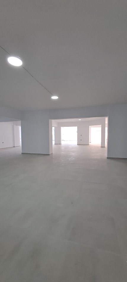 Tirane, jepet me qera ambjent biznesi Kati 1, 980 m² 6.500 € (LAPRAKE RRUGA DRITAN HOXHA)