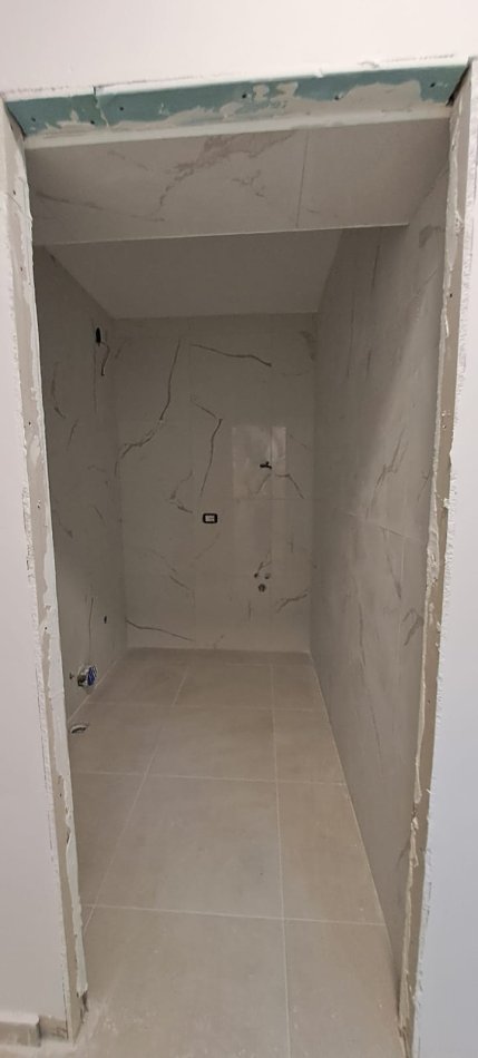 Tirane, jepet me qera ambjent biznesi Kati 1, 980 m² 6.500 € (LAPRAKE RRUGA DRITAN HOXHA)