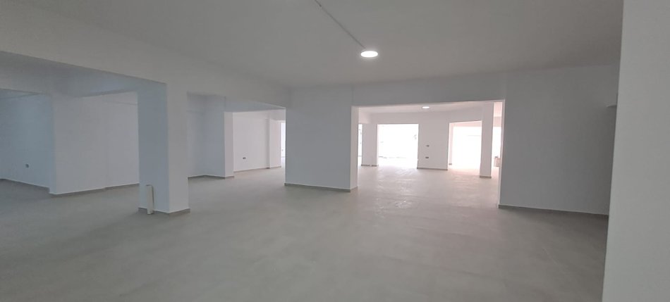 Tirane, jepet me qera ambjent biznesi Kati 1, 980 m² 6.500 € (LAPRAKE RRUGA DRITAN HOXHA)