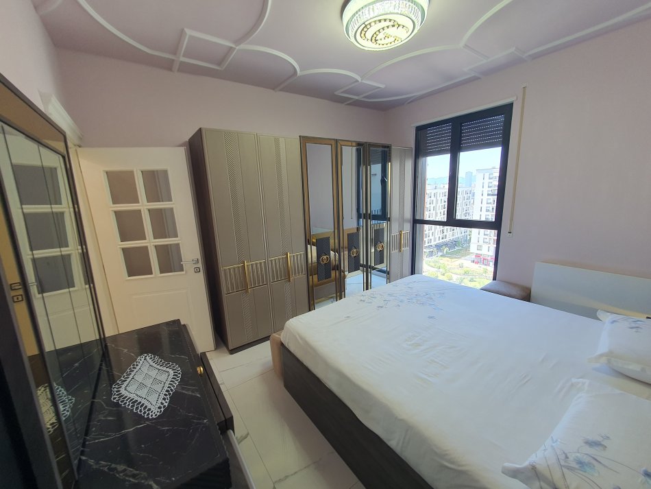Tirane, shitet apartament 2+1+Ballkon Kati 8, 112 m² 200.000 € (prane QSUT)