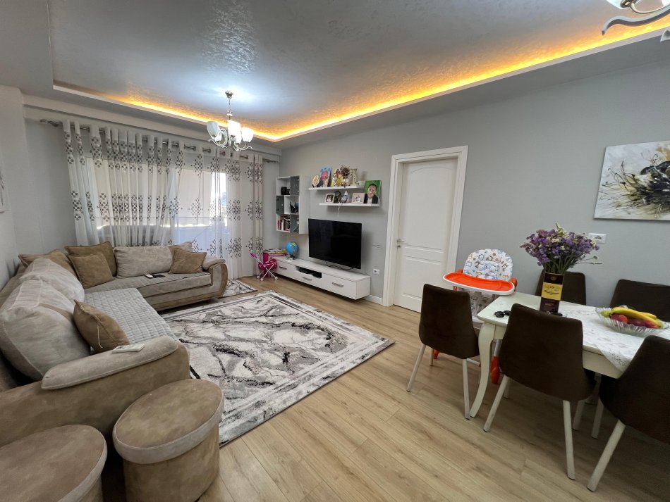 Tirane, shitet apartament 2+1 Kati 6, 102 m² 140.000 € (Yzberisht)