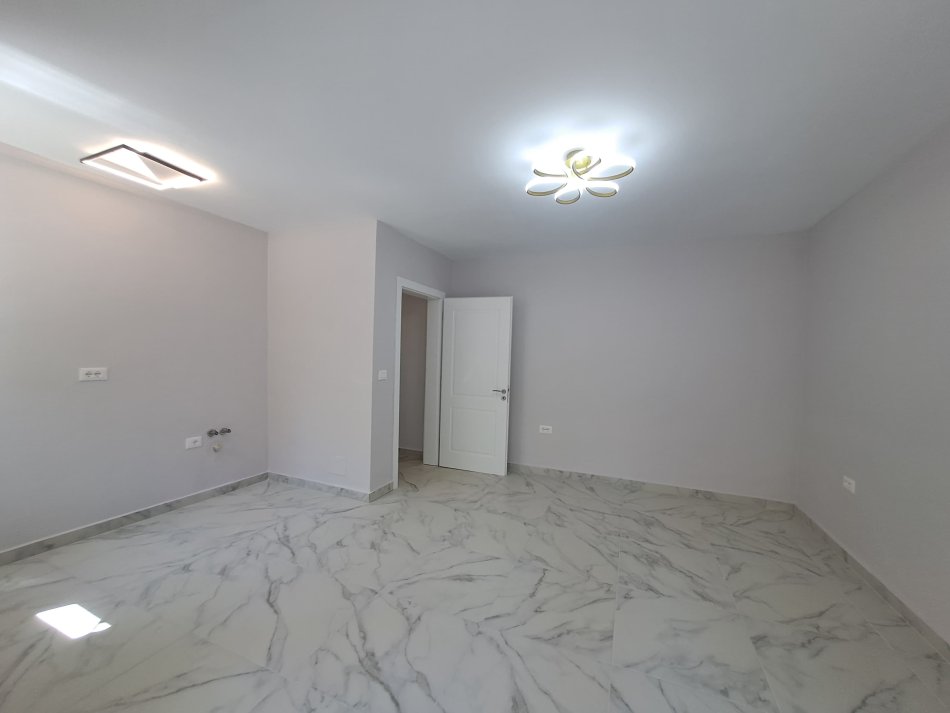 SHITET APARTAMENT 1+1 TEK VASIL SHANTO -I SAPOINVESTUAR 135000 Euro