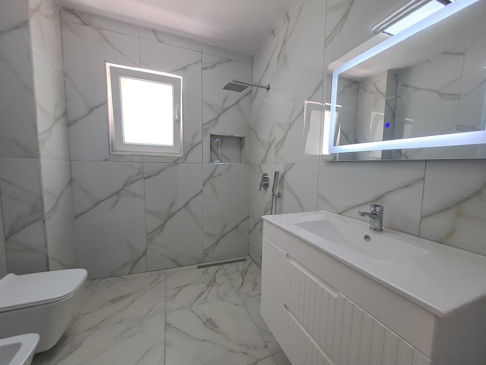 SHITET APARTAMENT 1+1 TEK VASIL SHANTO -I SAPOINVESTUAR 135000 Euro
