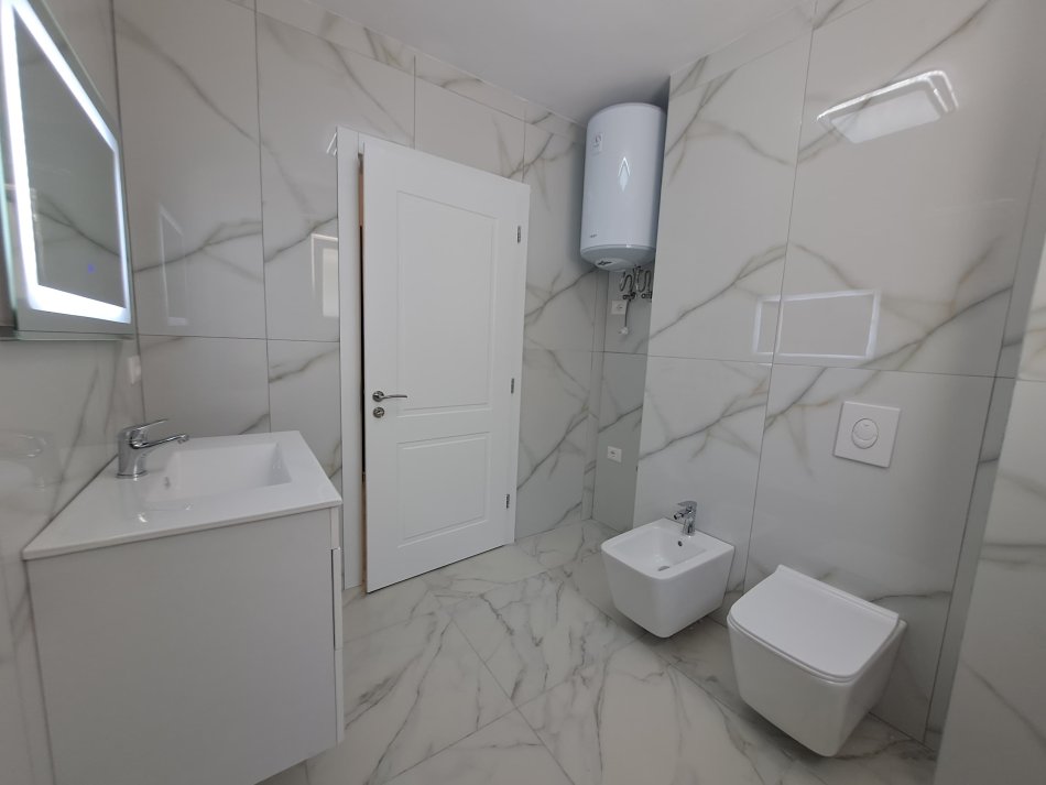 SHITET APARTAMENT 1+1 TEK VASIL SHANTO -I SAPOINVESTUAR 135000 Euro