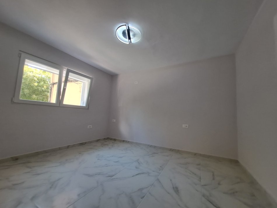 SHITET APARTAMENT 1+1 TEK VASIL SHANTO -I SAPOINVESTUAR 135000 Euro