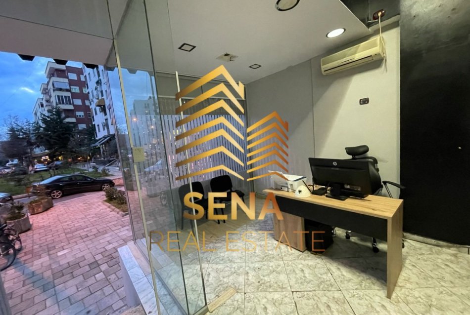 Tirane, jepet me qera ambjent biznesi Kati 0, 30 m² 300 € (Rruga 5 Maji)