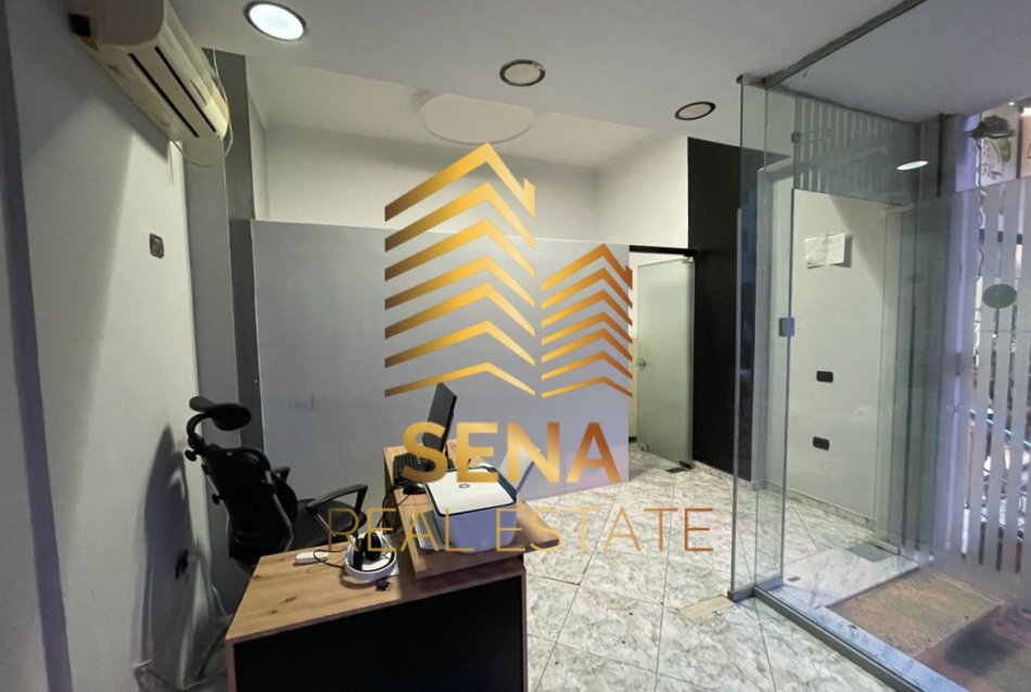 Tirane, jepet me qera ambjent biznesi Kati 0, 30 m² 300 € (Rruga 5 Maji)