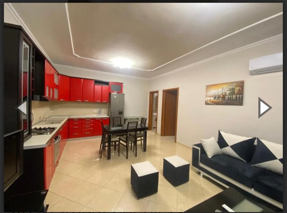 Tirane, jepet me qera apartament 1+1 Kati 3, 70 m² 450 € (Rruga Peti)