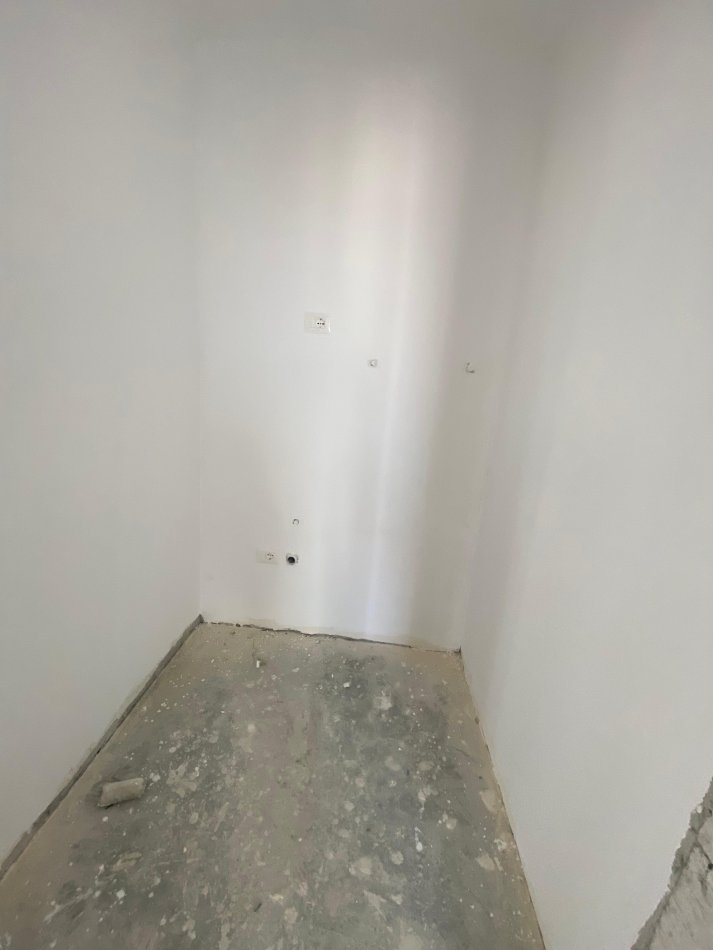Shqiperi, jepet me qera apartament 1+1 , 130 m² 1.500 € (Liqeni Artificial)