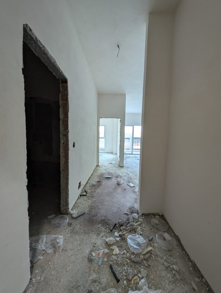 Tirane, shitet apartament 1+1+Ballkon Kati 7, 73 m² 113.000 € (Laprake)