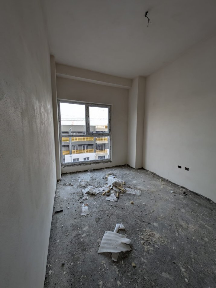 Tirane, shitet apartament 1+1+Ballkon Kati 7, 73 m² 113.000 € (Laprake)