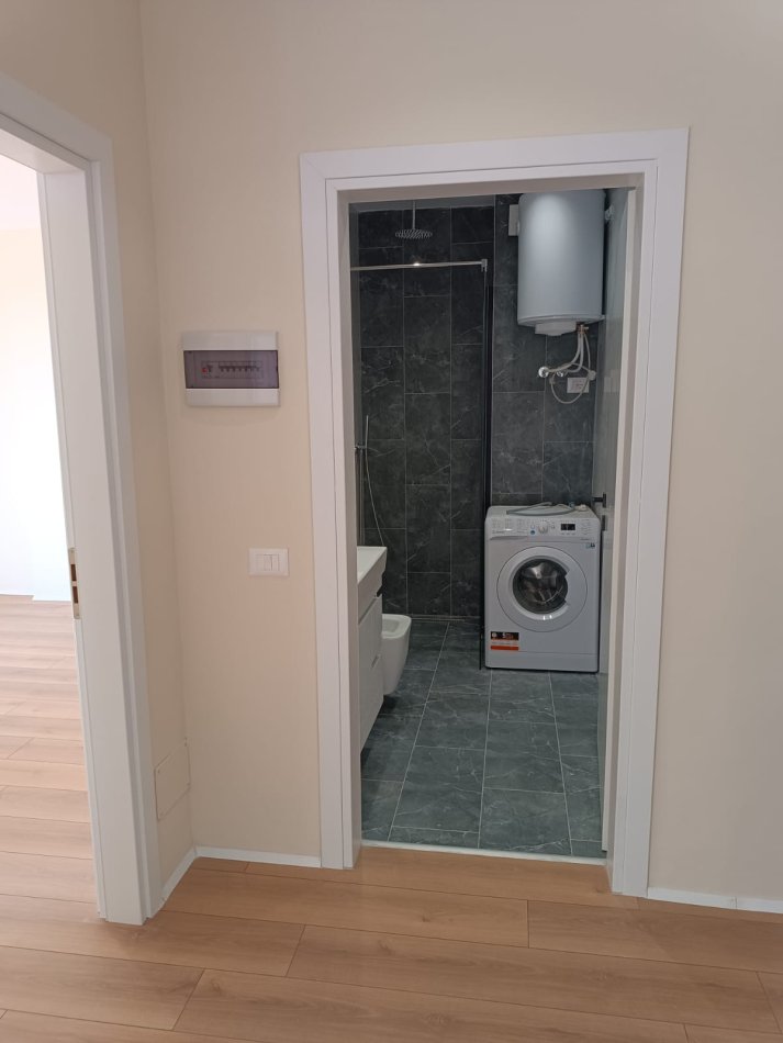 Tirane, shitet apartament 1+1+Ballkon Kati 9, 59 m² 125.000 € (rruga e kavajes, perballe delijorgjit)