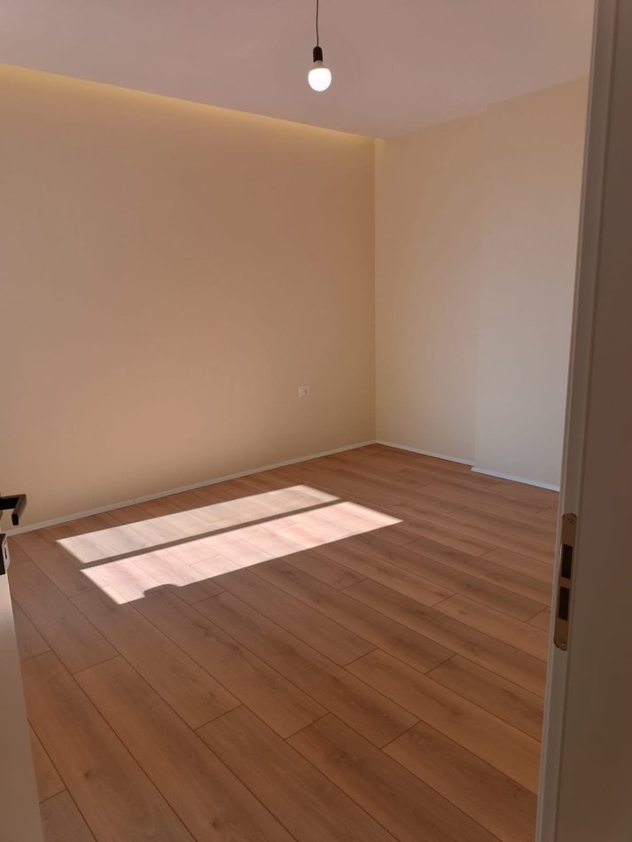 Tirane, shitet apartament 1+1+Ballkon Kati 9, 59 m² 125.000 € (rruga e kavajes, perballe delijorgjit)