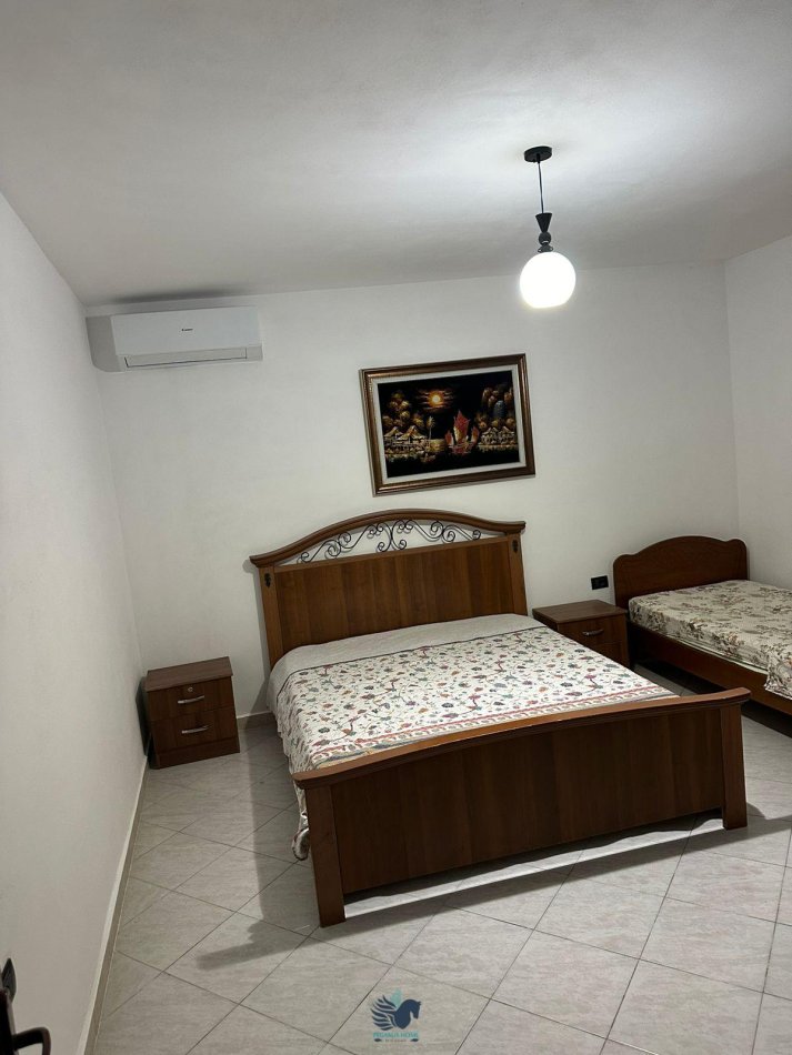 Jepet Me Qera Kat Vile 1+1 Tek Kristal Center [ID PV480]