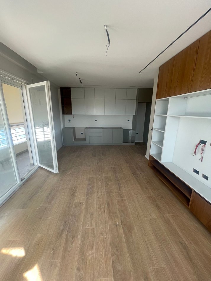 Tirane, shitet apartament 2+1+Ballkon Kati 7, 100 m² 275.000 € (Komuna e Parisit)