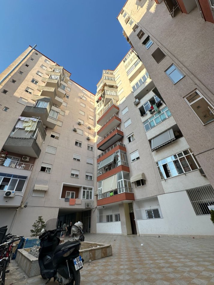 Pogradec, shitet apartament 1+1 Kati 0, 75 m² 97.500 € (Pogradec)