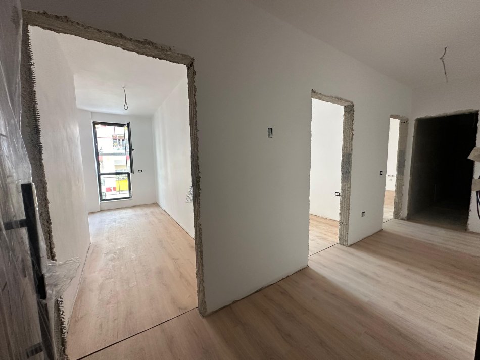 Tirane, shitet apartament 2+1 Kati 5, 102 m² 195.000 € (KOPSHTI ZOOLOGJIK)