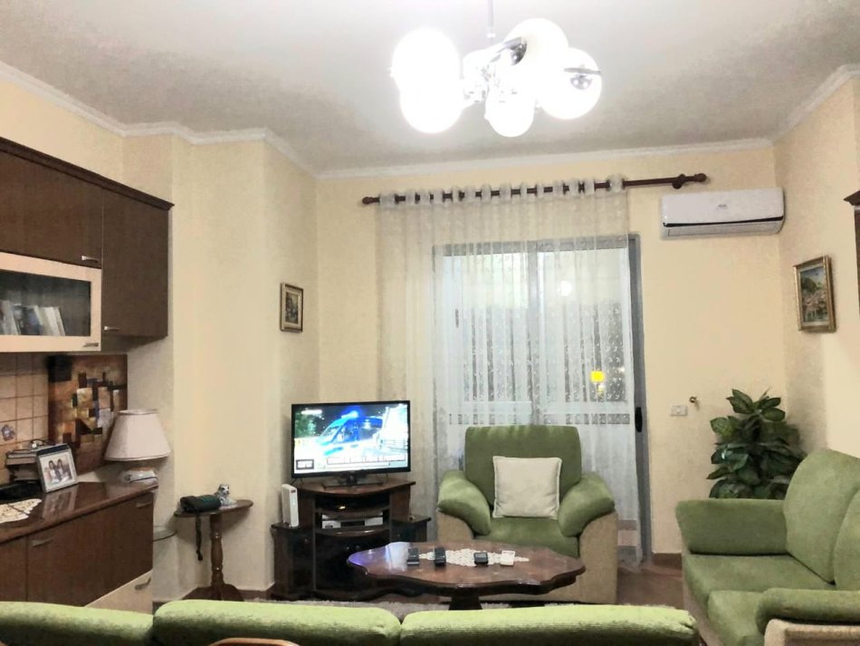 Tirane, shitet apartament 2+1 Kati 3, 87 m² 109.000 €