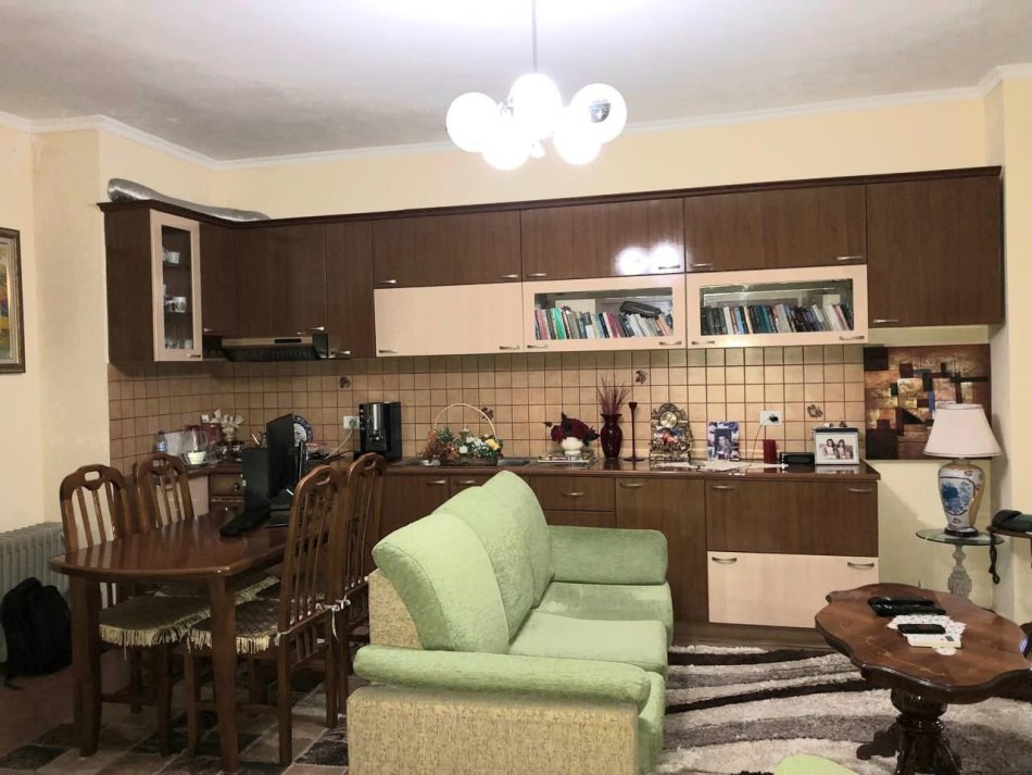Tirane, shitet apartament 2+1 Kati 3, 87 m² 109.000 €