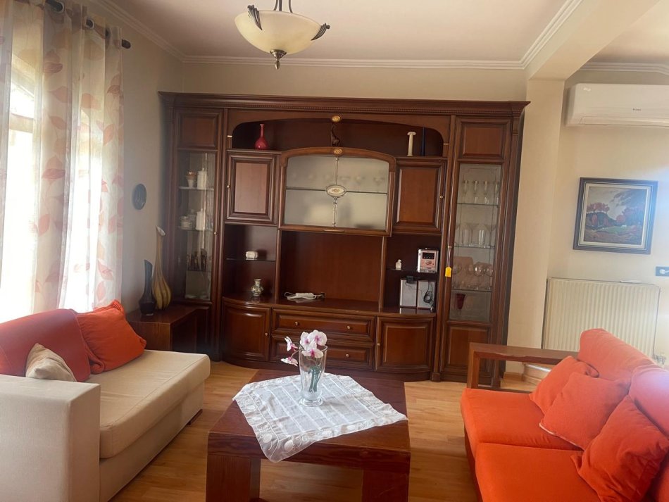 Tirane, Apartament 2+1 me qira Kati 3, 130 m² 600 € ( Rruga Siri Kodra )