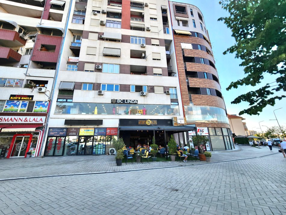 Shitet Dyqan/Zyrë Ultra Okazion 🔥 (1230€/M2) K.2 📍 ASTIR -  || 425.000€ || Fiks Te Rossman  Lala | 4.3m e Larte // Open Space  OR: J-P