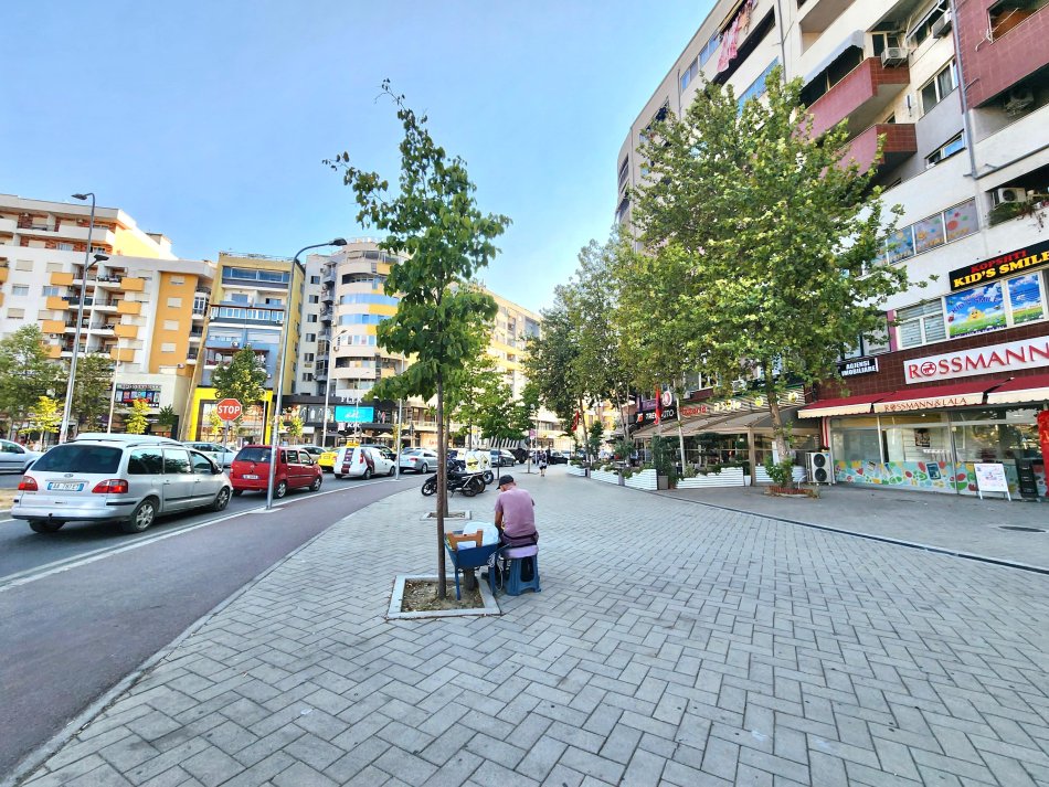 Shitet Dyqan/Zyrë Ultra Okazion 🔥 (1230€/M2) K.2 📍 ASTIR -  || 425.000€ || Fiks Te Rossman  Lala | 4.3m e Larte // Open Space  OR: J-P