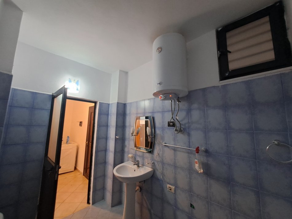 Durres,  Apartament 1+1 per shitje Kati 5, 62 m² 72.000 € ( Golem )