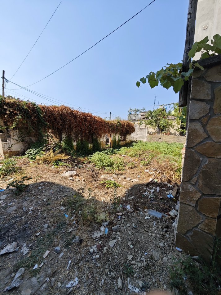 Tirane, shitet toke , 168 m² 45.000 € (RRUGA GRAMOZ PASHKO)