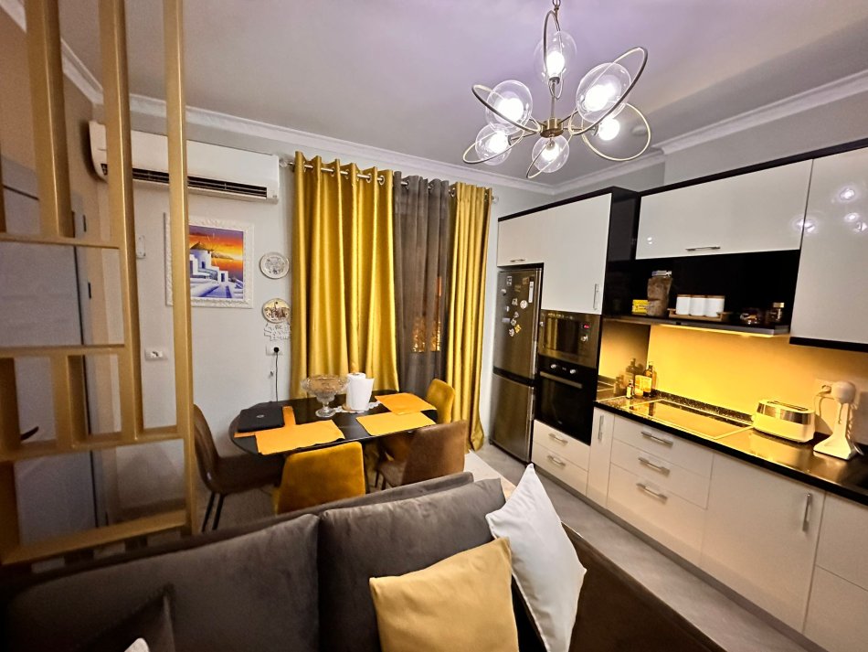 Tirane, jepet me qera apartament 2+1+Aneks+Ballkon Kati 3, 100 m² 700 € (KODRA E DIELLIT)