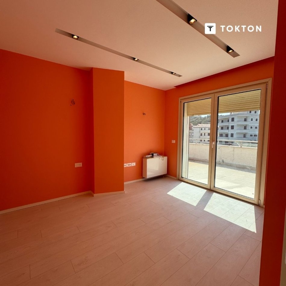 Tirane, shitet apartament 3+1 Kati 5, 146 m² 140.000 Euro (Tufinë) TT 293