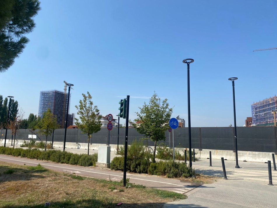 Tirane, shitet apartament 2+1+Ballkon Kati 12, 132 m² 330.000 € (BULEVARDI I RI)