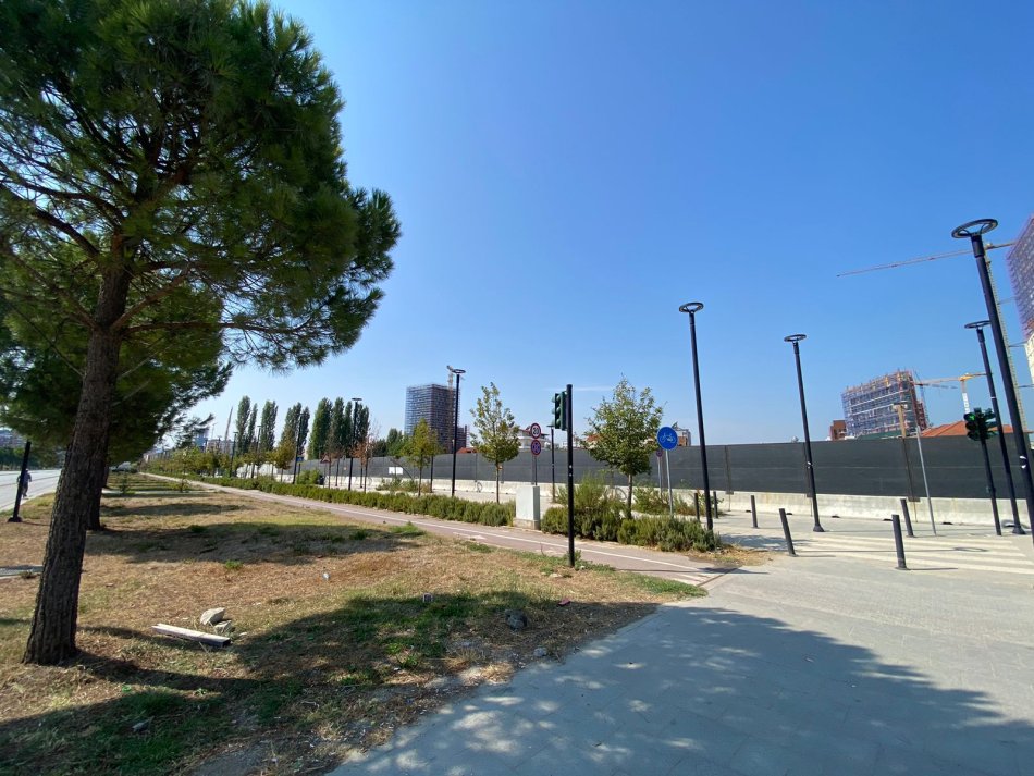 Tirane, shitet apartament 2+1+Ballkon Kati 12, 132 m² 330.000 € (BULEVARDI I RI)