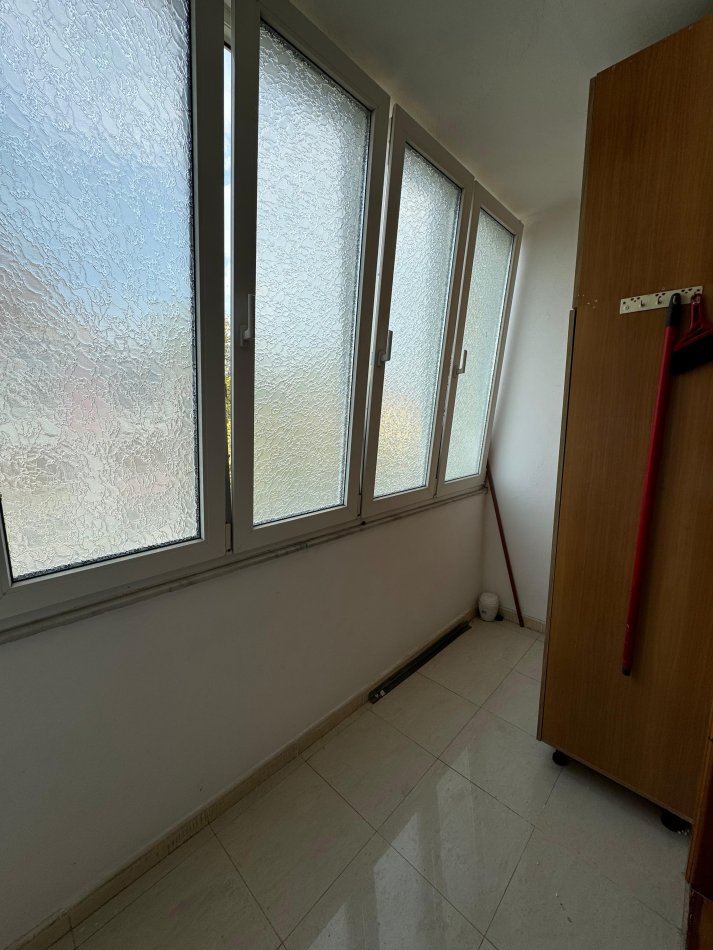 Tirane, jepet me qera apartament 2+1 Kati 3, 100 m² 450 € (Bulevardi i Ri) TT 1387