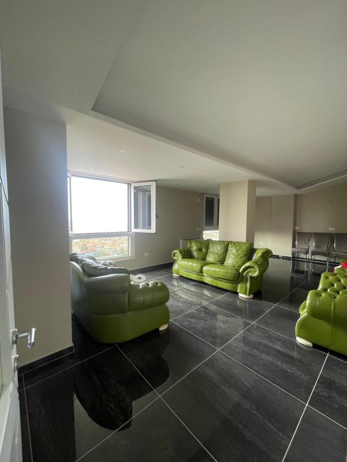 Tirane, shitet apartament Kati 6, 293 m² 700.000 € (Fresku)